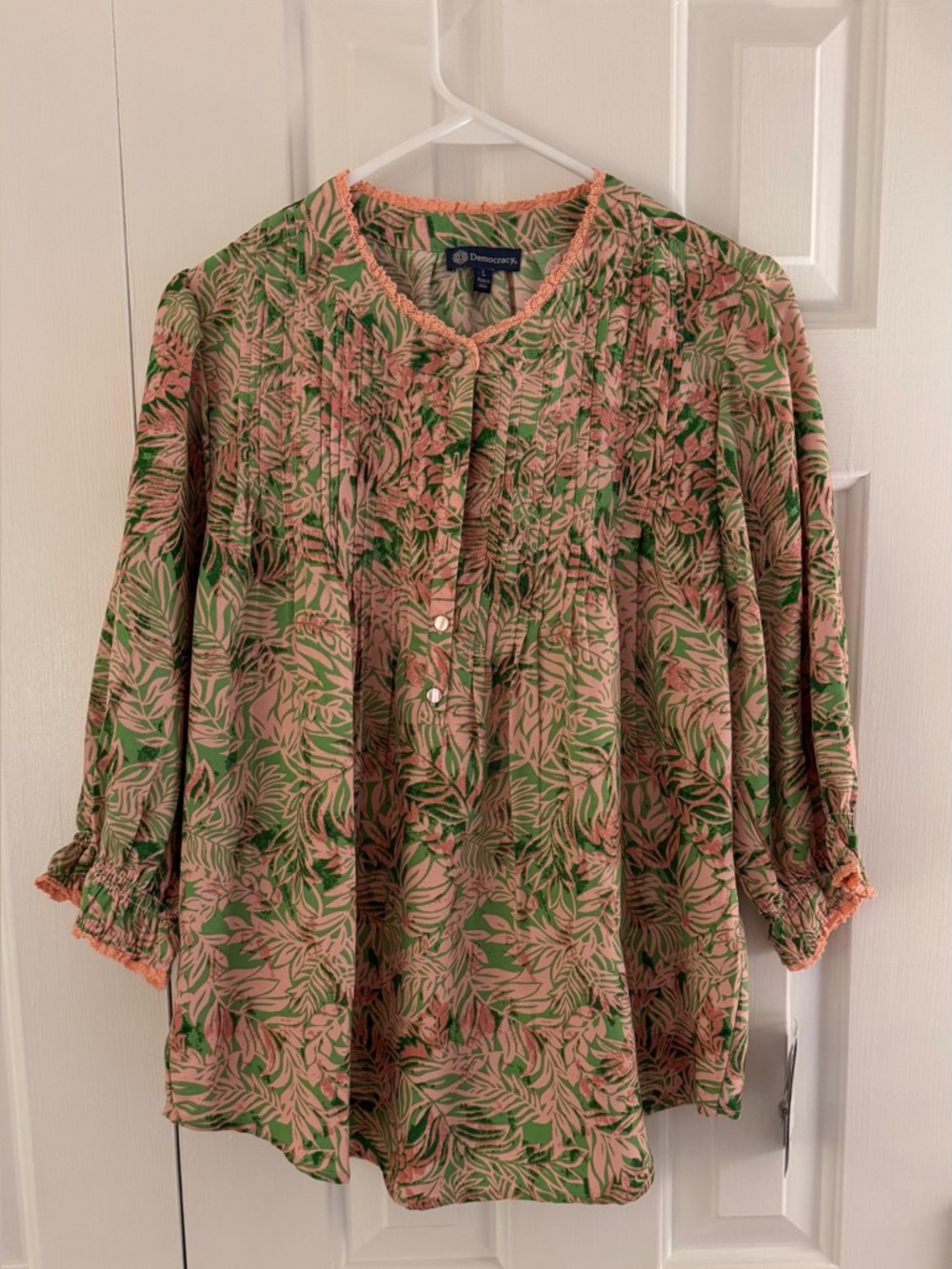 Democracy Pink & Green Leaf-Print Button Front Blouse
